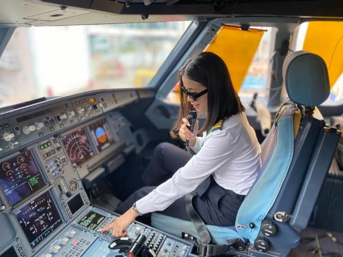 Cuộc sống của nữ diễn viên Việt đầu tiên trở thành phi công bây giờ ra sao?-2