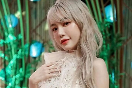 Dân mạng 'soi' ra điều bất thường trong bài tố ngược của chồng Elly Trần