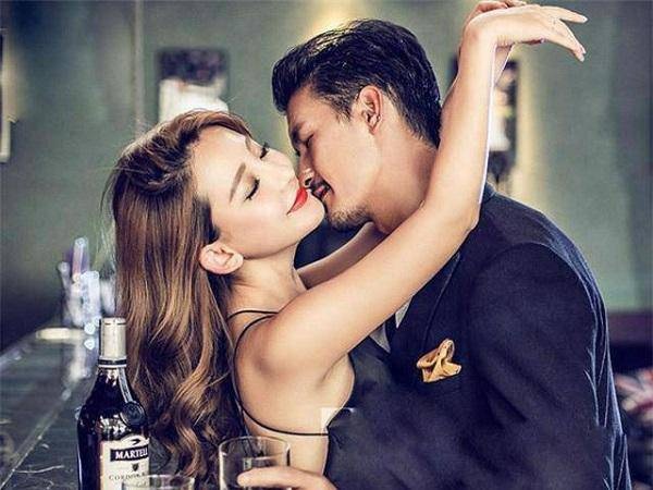 Khi nam nữ yêu nhau, con trai đừng chỉ "hôn và ôm", con gái thích 4 hành  động "xấu" này hơn!