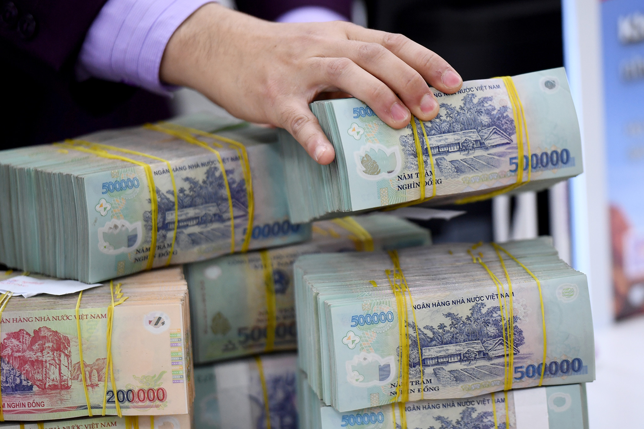 Tăng lương cơ sở lên 1,8 triệu đồng từ ngày 1/7/2023-2