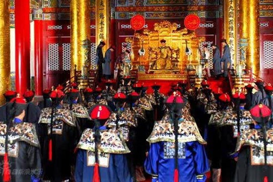 Một ngày của Hoàng đế triều Thanh trôi qua như thế nào?