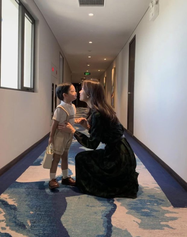 Hoa hậu Đặng Thu Thảo tiết lộ tính cách 2 nhóc tỳ qua một khoảnh khắc ngọt ngào-5