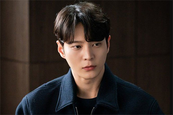 Đến chăm bố vợ liệt giường vì bị đánh ghen, tôi vô tình phát hiện chuyện khó nói của vợ-2