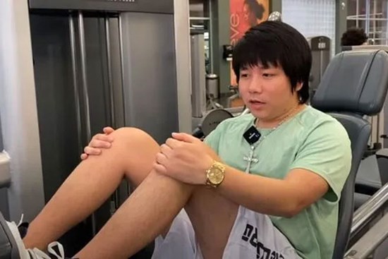 Khoa Pug tự tin đẩy tạ sau 7 tháng kéo dài chân, tiết lộ ý định tiếp tục kéo chân để sở hữu chiều cao 1m8