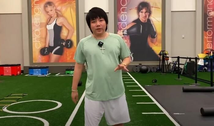 Khoa Pug tự tin đẩy tạ sau 7 tháng kéo dài chân, tiết lộ ý định tiếp tục kéo chân để sở hữu chiều cao 1m8-5