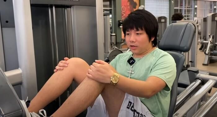Khoa Pug tự tin đẩy tạ sau 7 tháng kéo dài chân, tiết lộ ý định tiếp tục kéo chân để sở hữu chiều cao 1m8-2