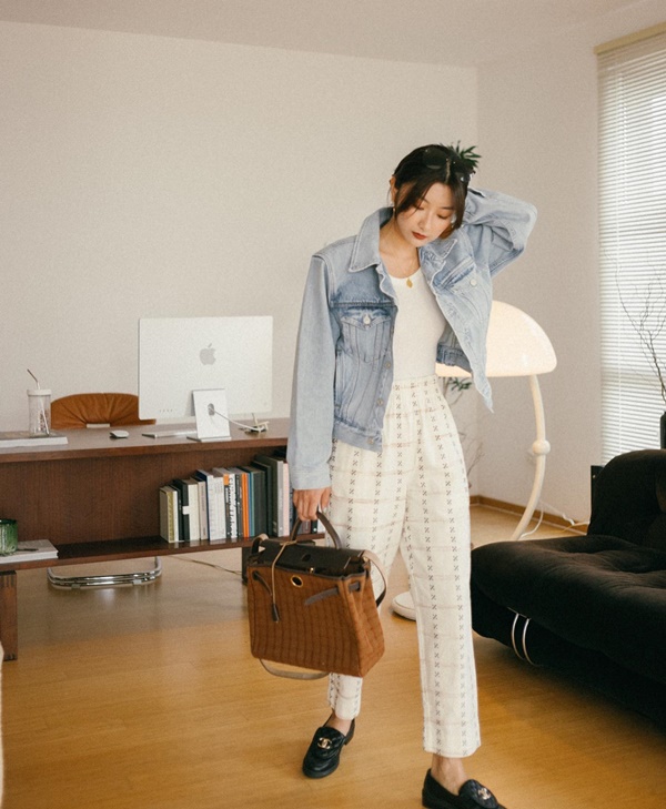 10 cách mặc áo khoác denim cho chị em ngoài 30 tuổi-7