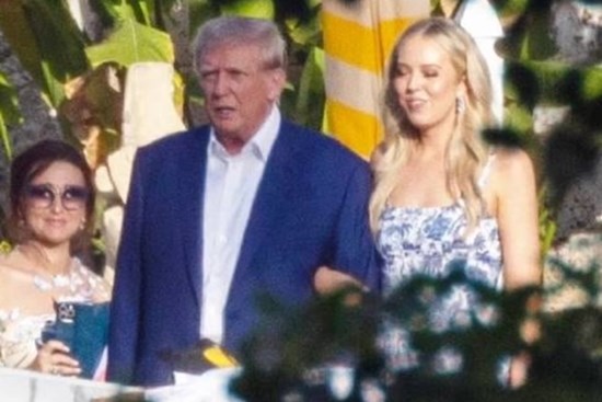 Ông Trump trước lễ cưới của con gái Tiffany