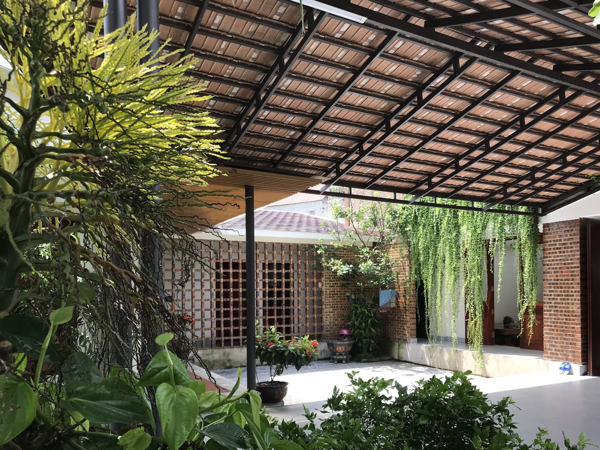 Căn nhà vườn con trai tặng bố mẹ, xanh mướt màu thiên nhiên, đẹp và bình yên đến nao lòng-8