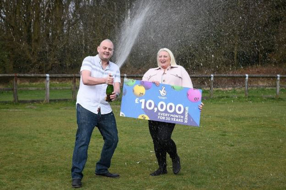 Chia tay chồng sắp cưới ngay sau khi trúng xổ số, cái kết người trong cuộc nằm mơ cũng không nghĩ tới!-1