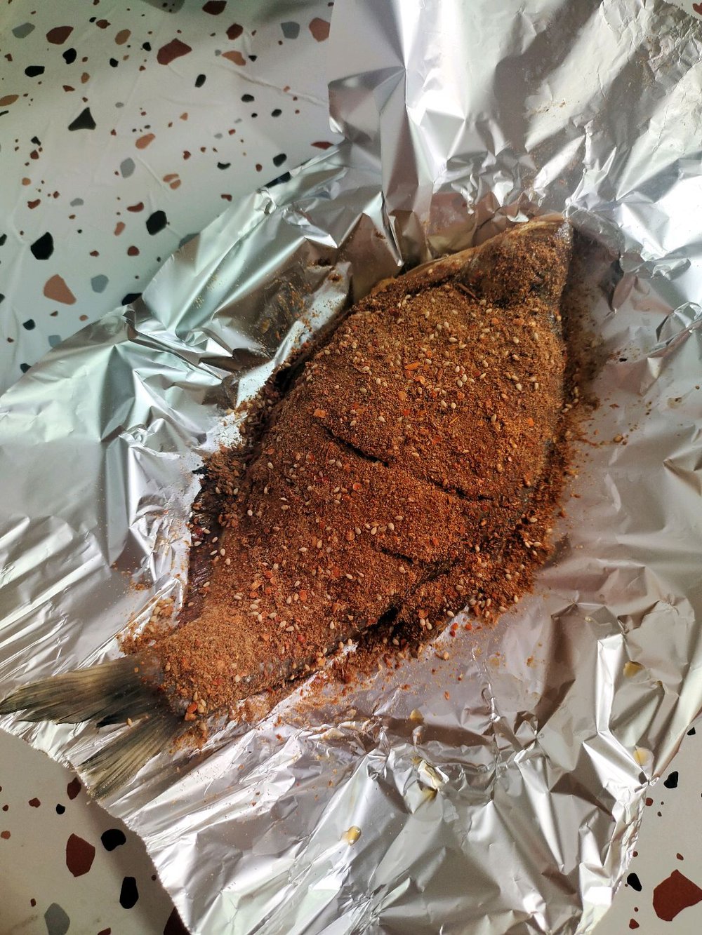 Bữa tối có cá nướng BBQ nóng hổi thơm nức thì còn gì bằng!-2
