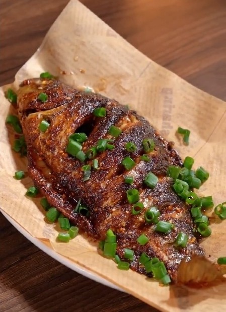 Bữa tối có cá nướng BBQ nóng hổi thơm nức thì còn gì bằng!-7