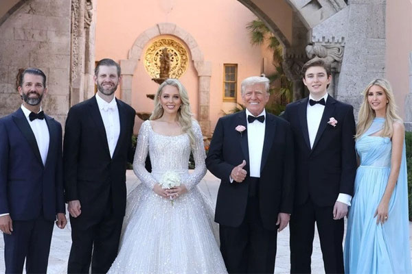 Con gái út của ông Trump kết hôn với tỷ phú-5