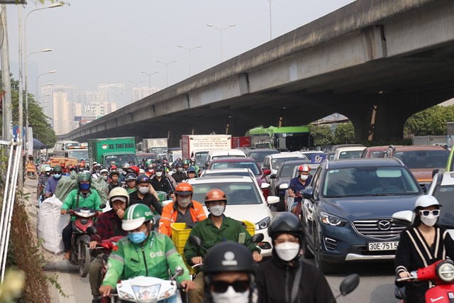 Ùn tắc đường Nguyễn Xiển (Hà Nội): Không thể để kéo dài-2