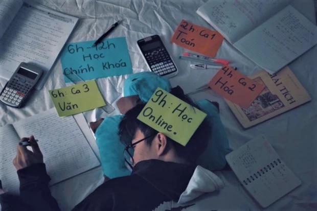 Nếu trẻ ngày nào cũng học đến 11 - 12 giờ đêm mà điểm số vẫn kém, hãy làm theo cách này-1