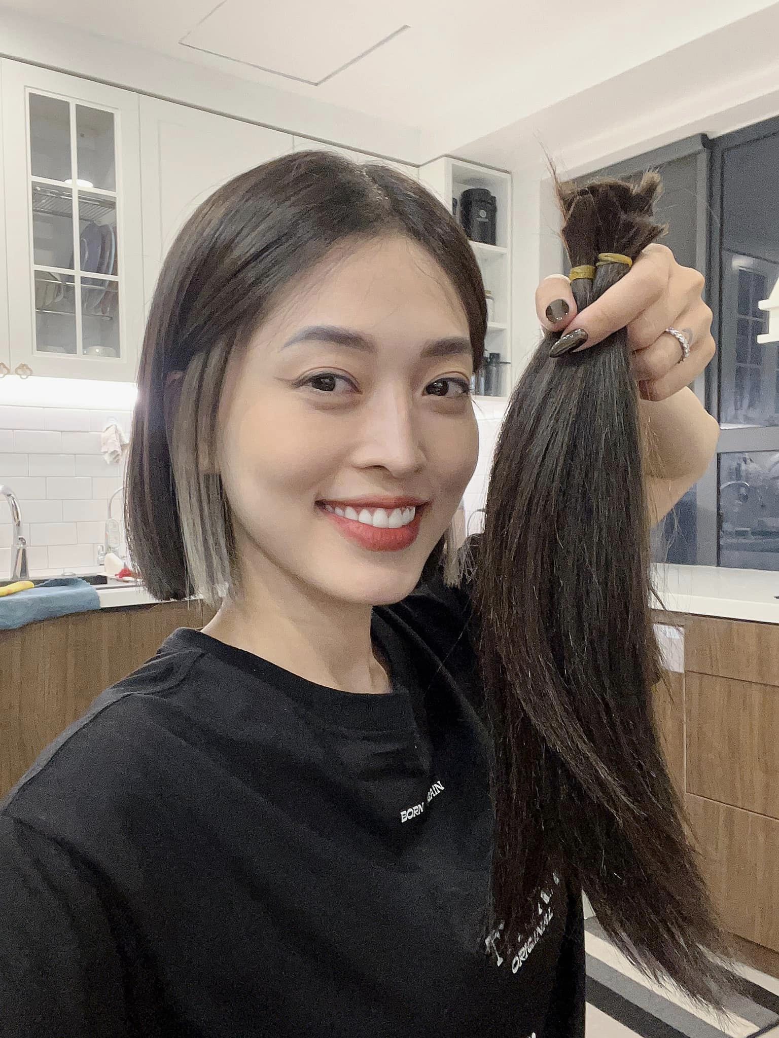 Á hậu Phương Nga bất ngờ với mái tóc ngắn siêu cá tính-2