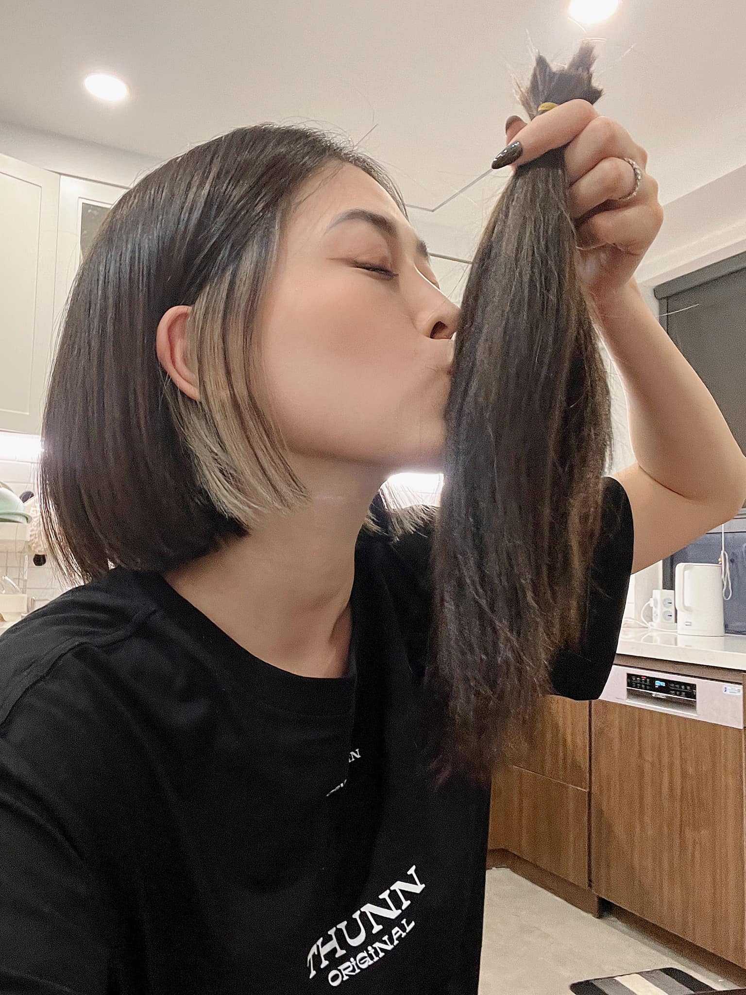 Á hậu Phương Nga bất ngờ với mái tóc ngắn siêu cá tính-3