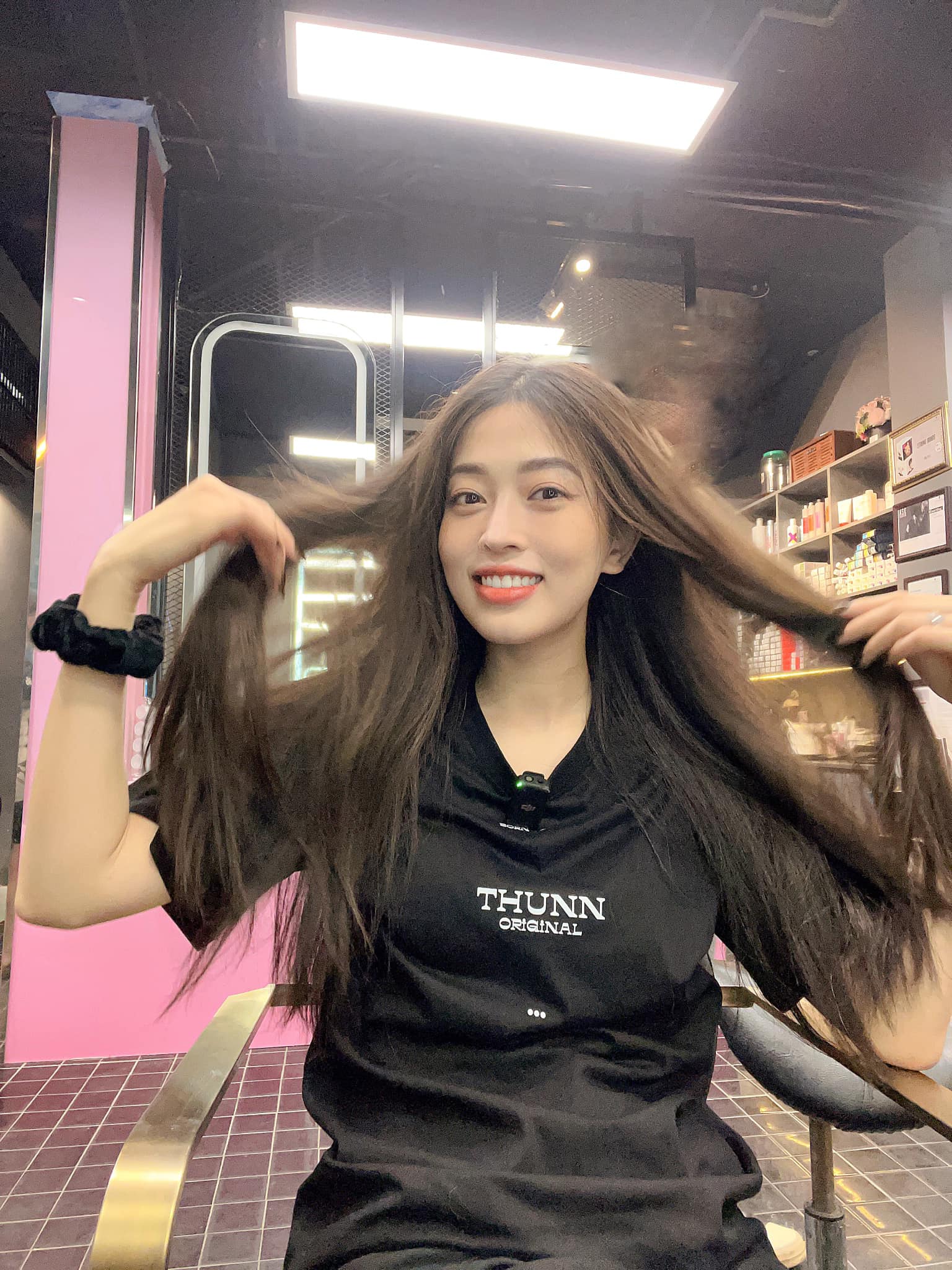 Á hậu Phương Nga bất ngờ với mái tóc ngắn siêu cá tính-4