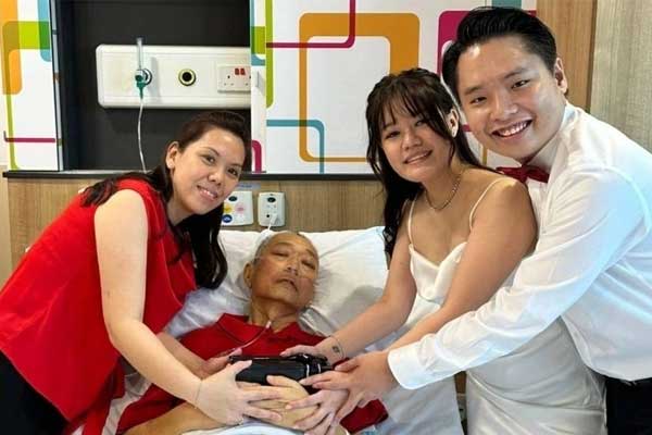 Cha mắc ung thư qua đời ngay sau đám cưới của con gái-1