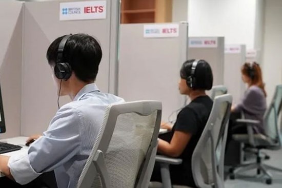 Hoãn tổ chức thi IELTS: Thí sinh nên làm gì khi cần nộp chứng chỉ để du học?