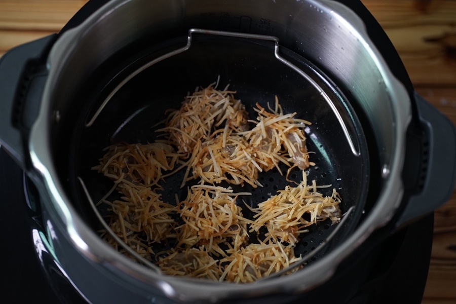 Dùng nồi chiên không dầu làm món tôm chiên giòn thơm mà lành mạnh-5