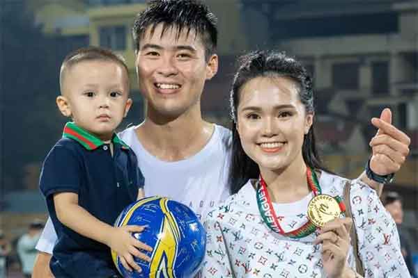 Tiểu thư nhà cựu chủ tịch CLB Sài Gòn đi chân đất sắm đồ trăm triệu, yêu nữ hàng hiệu có khác!-12