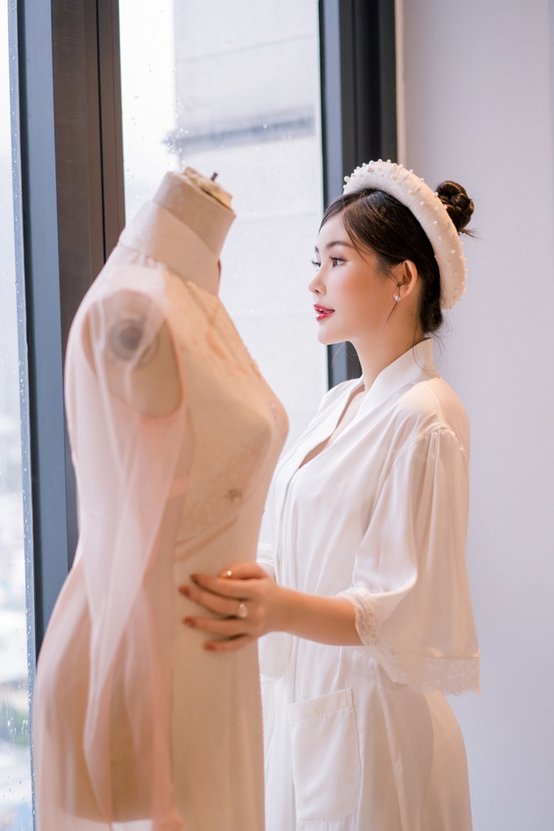 Hoa hậu Ngân Anh và chồng diện áo dài rạng rỡ, trao nụ hôn ngọt ngào trong lễ tân hôn-6