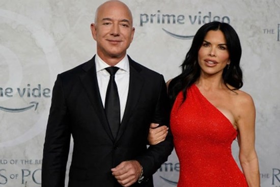Tỷ phú Jeff Bezos bất ngờ tuyên bố sẽ cho đi khối tài sản khổng lồ
