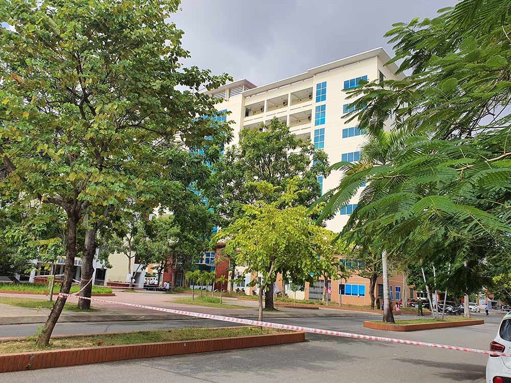 Một nam sinh viên rơi từ tầng 8 xuống đất tử vong-1