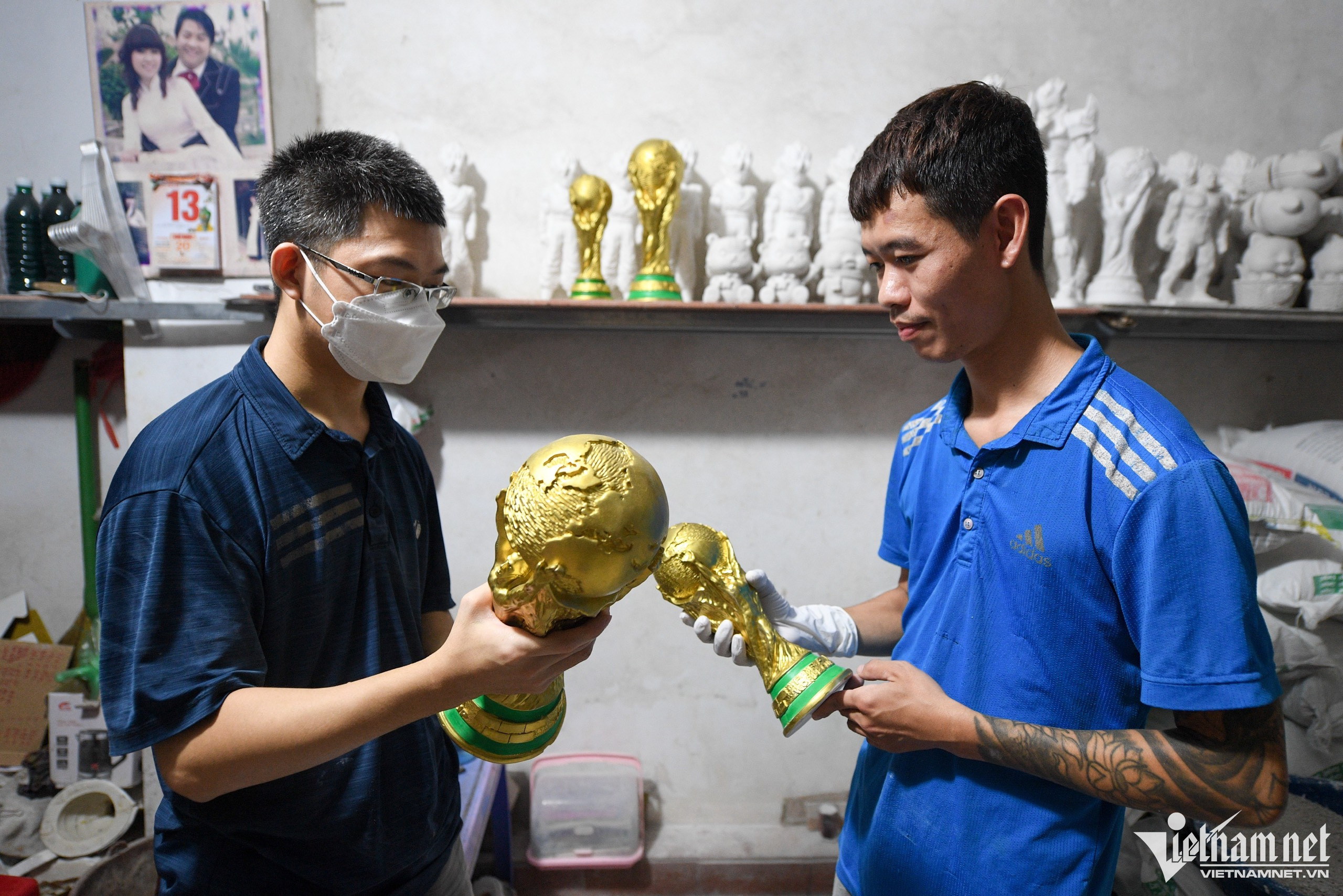 Cup vàng thế giới Qatar 2022 giá từ 70.000 đồng xuất hiện ở Hà Nội-10