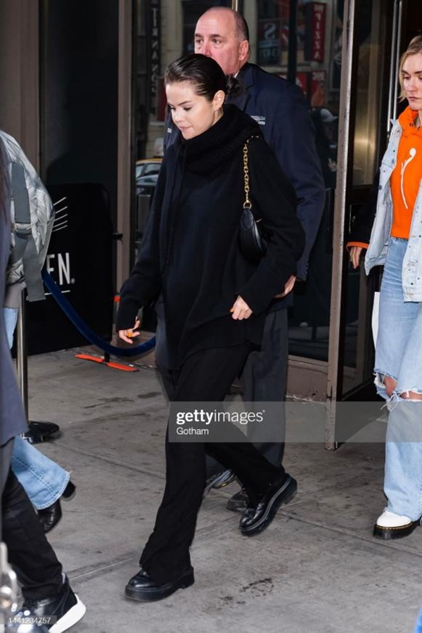 Nhan sắc của Selena Gomez bị bào mòn theo năm tháng vì tổn thương tình cảm và bệnh tật-2