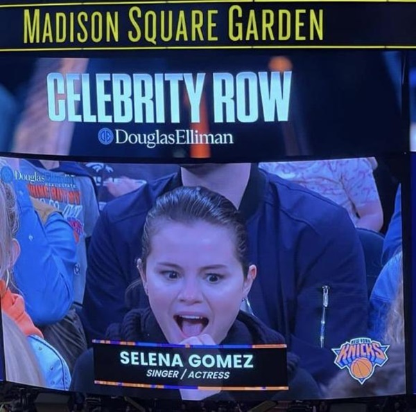 Nhan sắc của Selena Gomez bị bào mòn theo năm tháng vì tổn thương tình cảm và bệnh tật-4