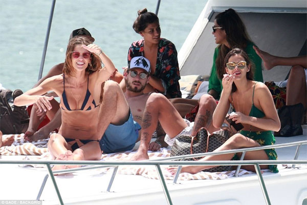 Sự thật về nghề trợ lý cầu thủ-2