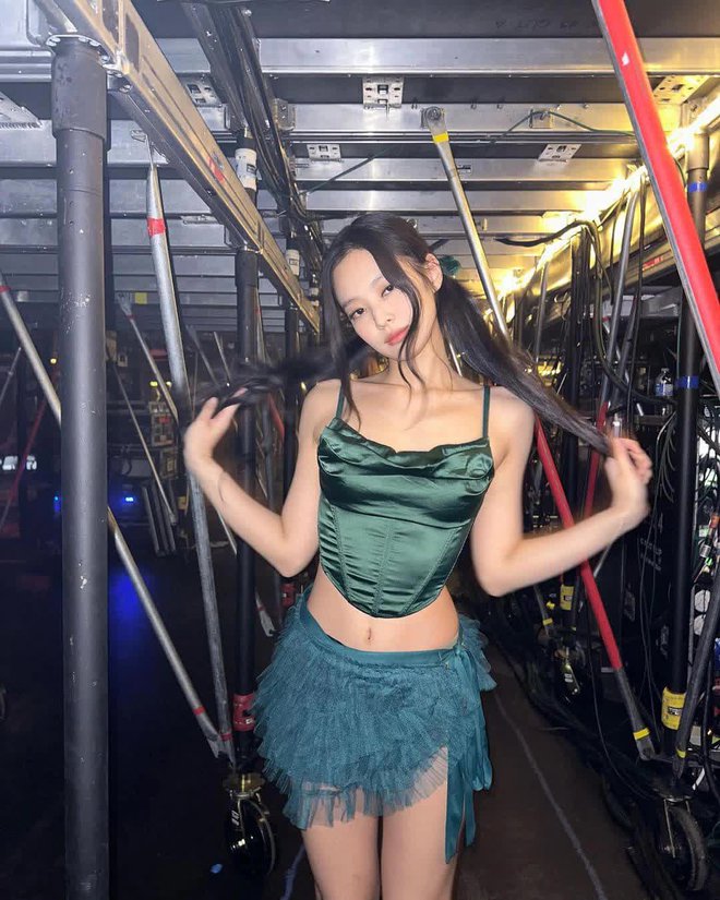 Jennie gây sốt với 7 outfit đậm chất Balletcore, càng nhìn càng thấy xinh khó cưỡng-9