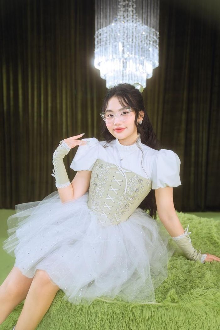 Phương Mỹ Chi giàu có thế nào ở tuổi 19?-10