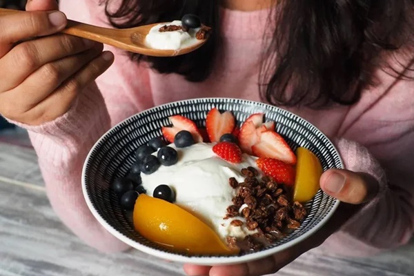 Ăn sữa chua theo 2 cách này, từ giờ đến Tết là bạn có thể dễ dàng giảm cân lại còn khỏe đẹp-1