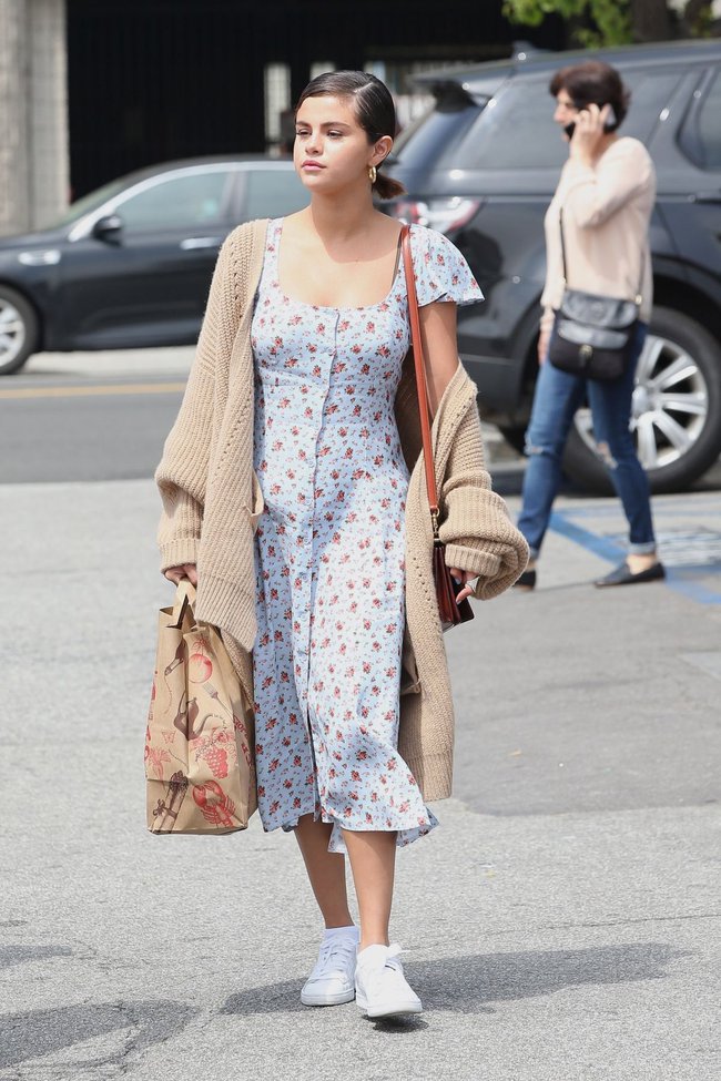 Sao Hollywood diện áo cardigan theo 11 cách đơn giản mà sang trọng-4