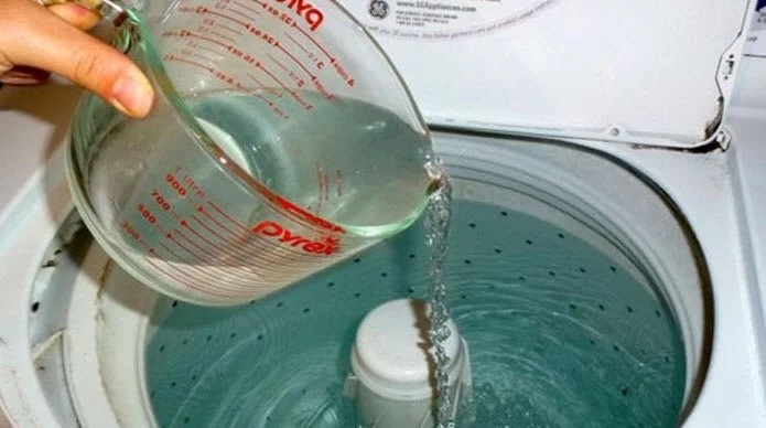 Đổ cốc nước rẻ bèo này vào máy giặt, diệt sạch vi khuẩn nấm mốc, chẳng cần gọi thợ tiết kiệm cả triệu đồng!-3