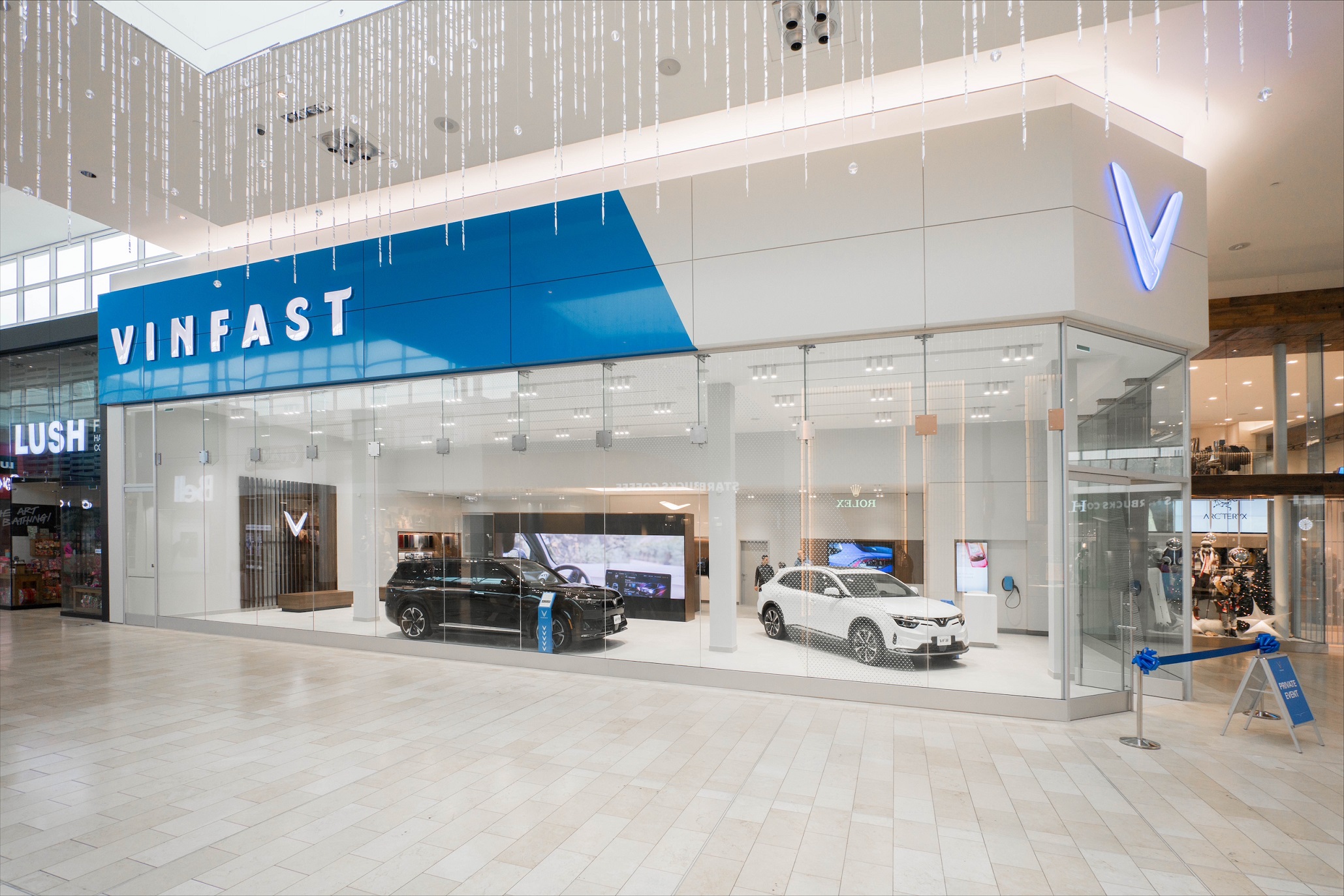 VinFast khai trương cửa hàng đầu tiên tại Canada-1