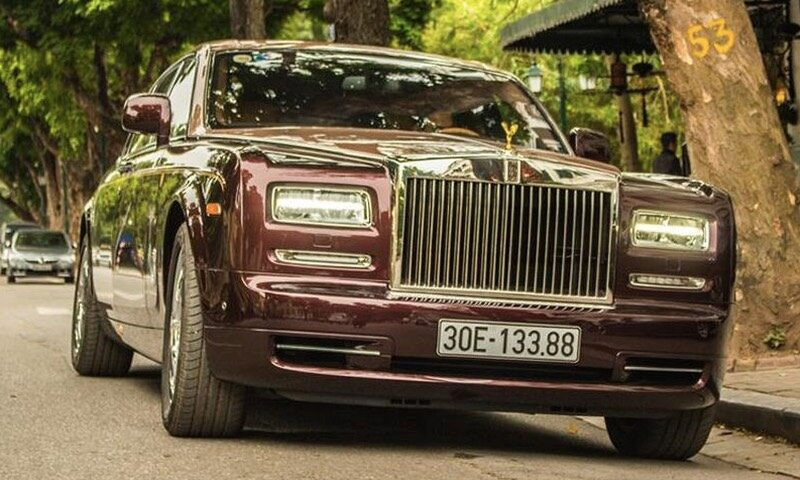 Thêm 1 xe Rolls Royce mời đấu giá ế ẩm, không có khách tham gia-1