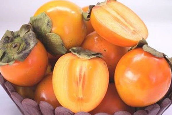 Nhập viện sau khi ăn quả hồng giòn-1