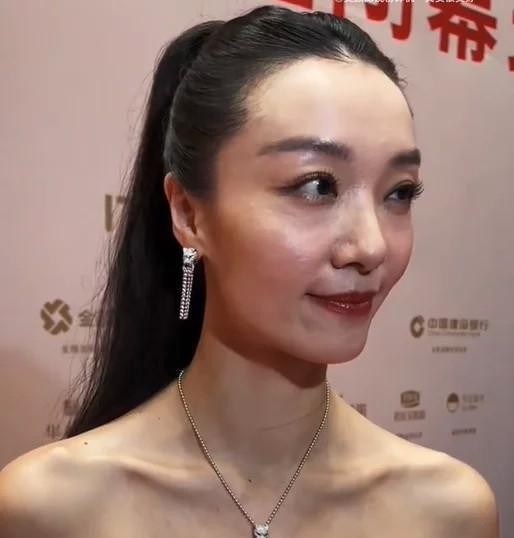 Nhan sắc thật của những nữ diễn viên trong ảnh chưa chỉnh sửa-5