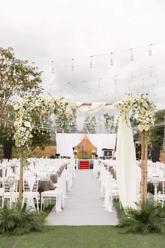 Vợ rapper Tiến Đạt lần đầu khoe ảnh đám cưới cách đây 4 năm nhưng lại than thở điều này-9