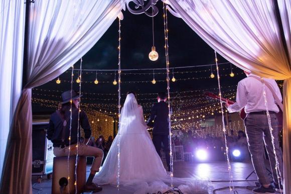 Vợ rapper Tiến Đạt lần đầu khoe ảnh đám cưới cách đây 4 năm nhưng lại than thở điều này-14