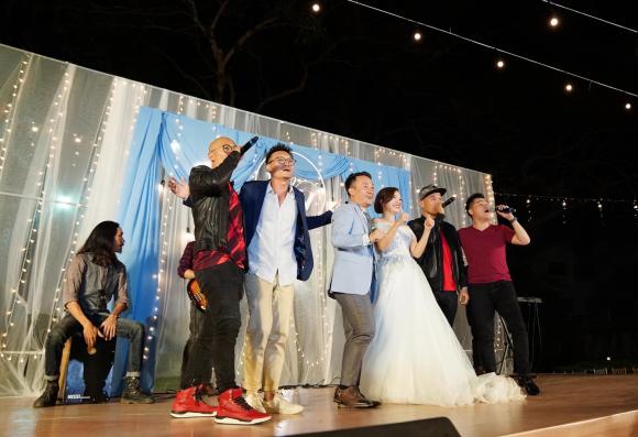 Vợ rapper Tiến Đạt lần đầu khoe ảnh đám cưới cách đây 4 năm nhưng lại than thở điều này-17