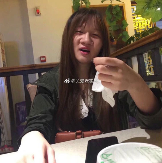 Chàng trai không tin nổi bạn gái quen trên mạng là người đang đứng trước mặt mình-2