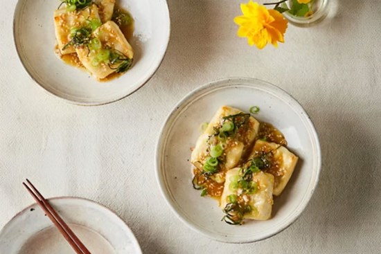 Mát trời làm ngay đậu phụ sốt vừng thơm ngon, ăn siêu hao cơm