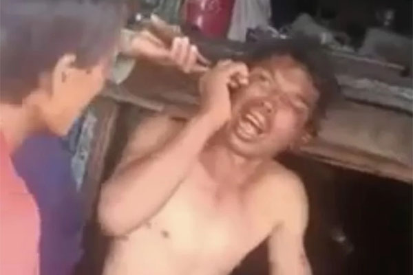 Mẹ của ngư dân bị hành hạ dã man nói về số tiền bồi thường-2