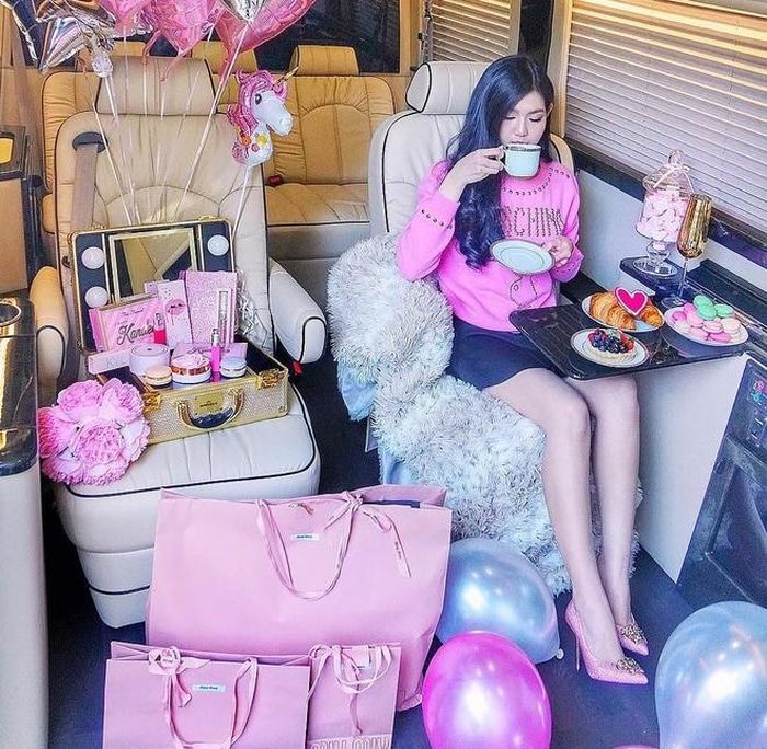 Cuộc sống hiện tại của cô gái được mệnh danh chị cả hội Rich kid Việt Nam-16