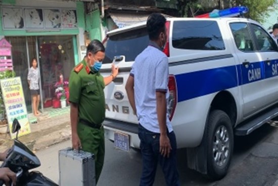 Khám nghiệm hiện trường vụ nam thanh niên bị đâm chết ở TP Thủ Đức